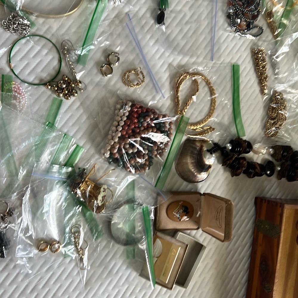Vintage Jewelry, 1950-1980, great condition. Selling all together!